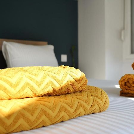 Bella Suite City Center, Parking テッサロニキ エクステリア 写真
